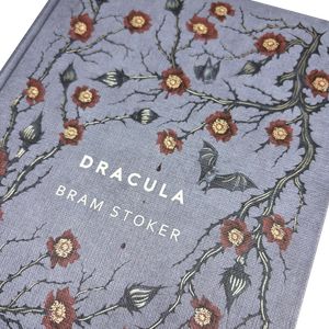 Book cover of Dracula